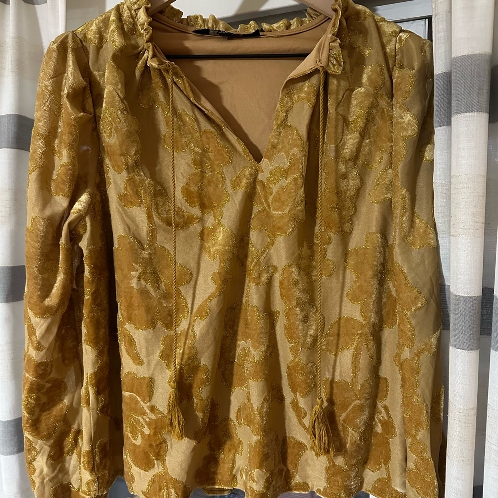 Marc by Andrew Marc long sleeve top with velvet design size small